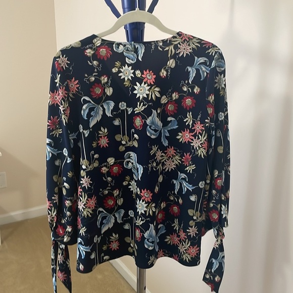 Ann Taylor Blouse - Picture 2 of 4